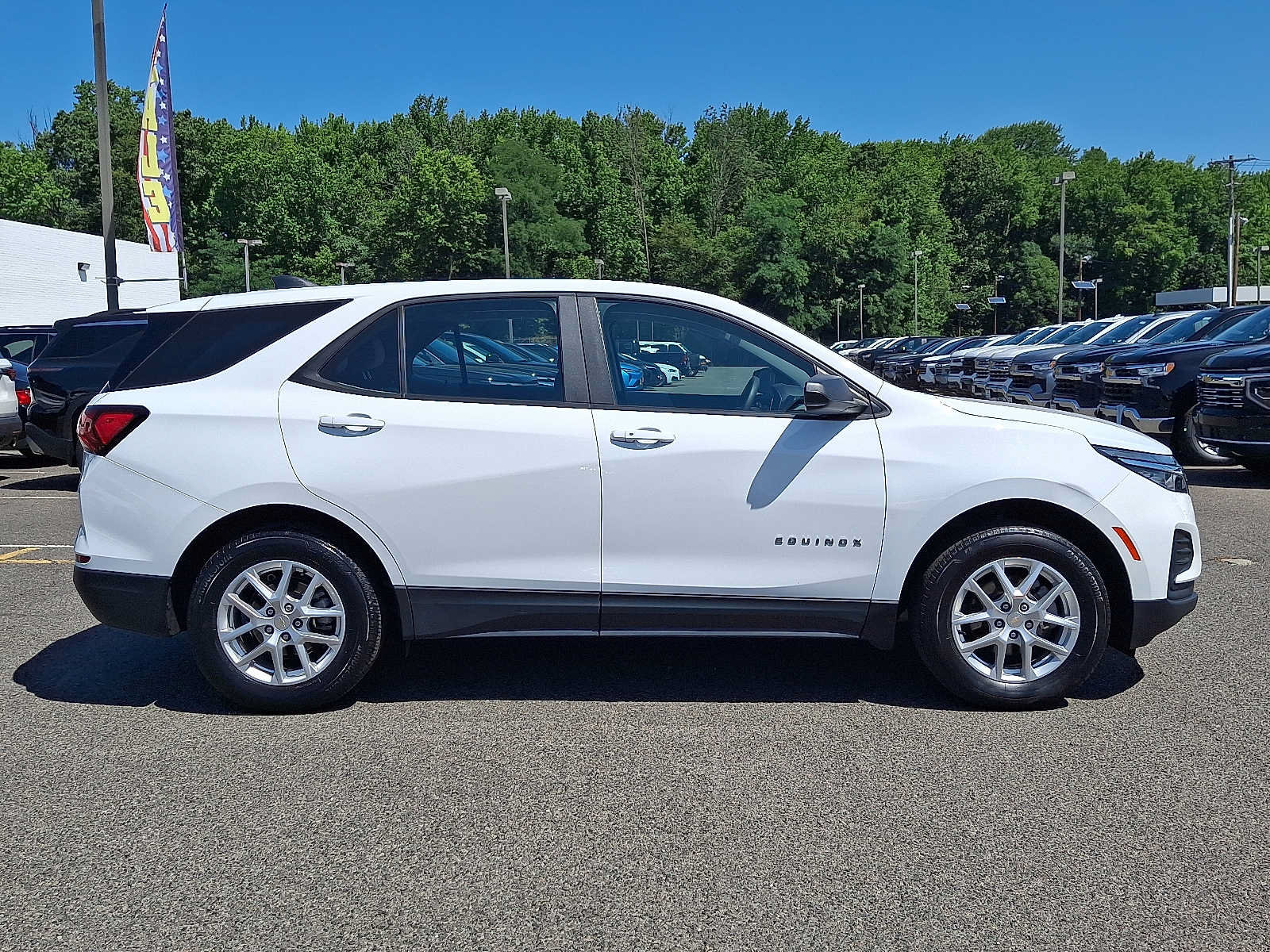 Used 2023 Chevrolet Equinox LS AWD/4WD image 8