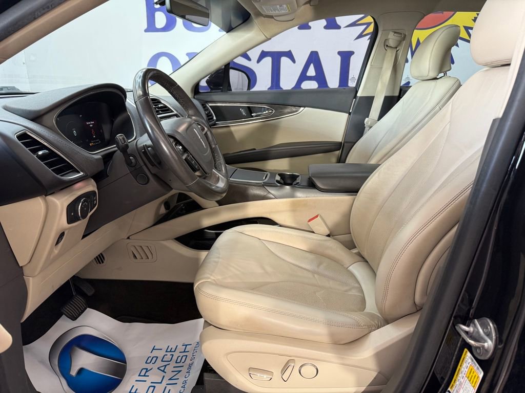 Used 2019 Lincoln Nautilus Select image 9