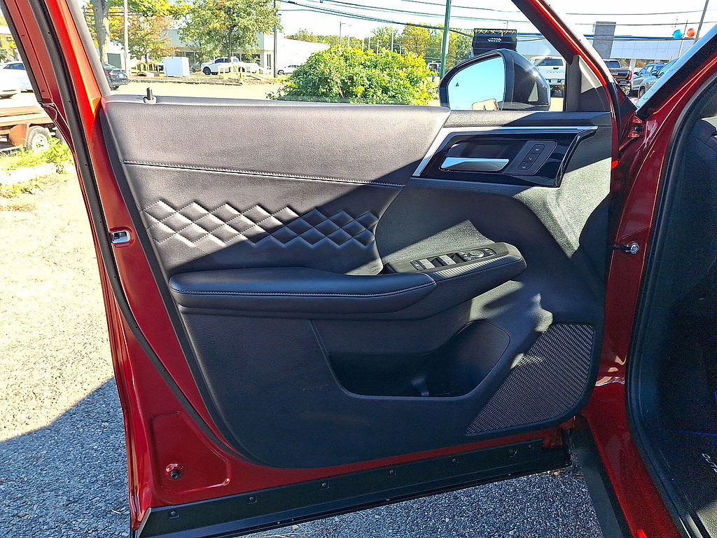 Used 2025 Mitsubishi Outlander SEL Black Edition AWD/4WD image 16