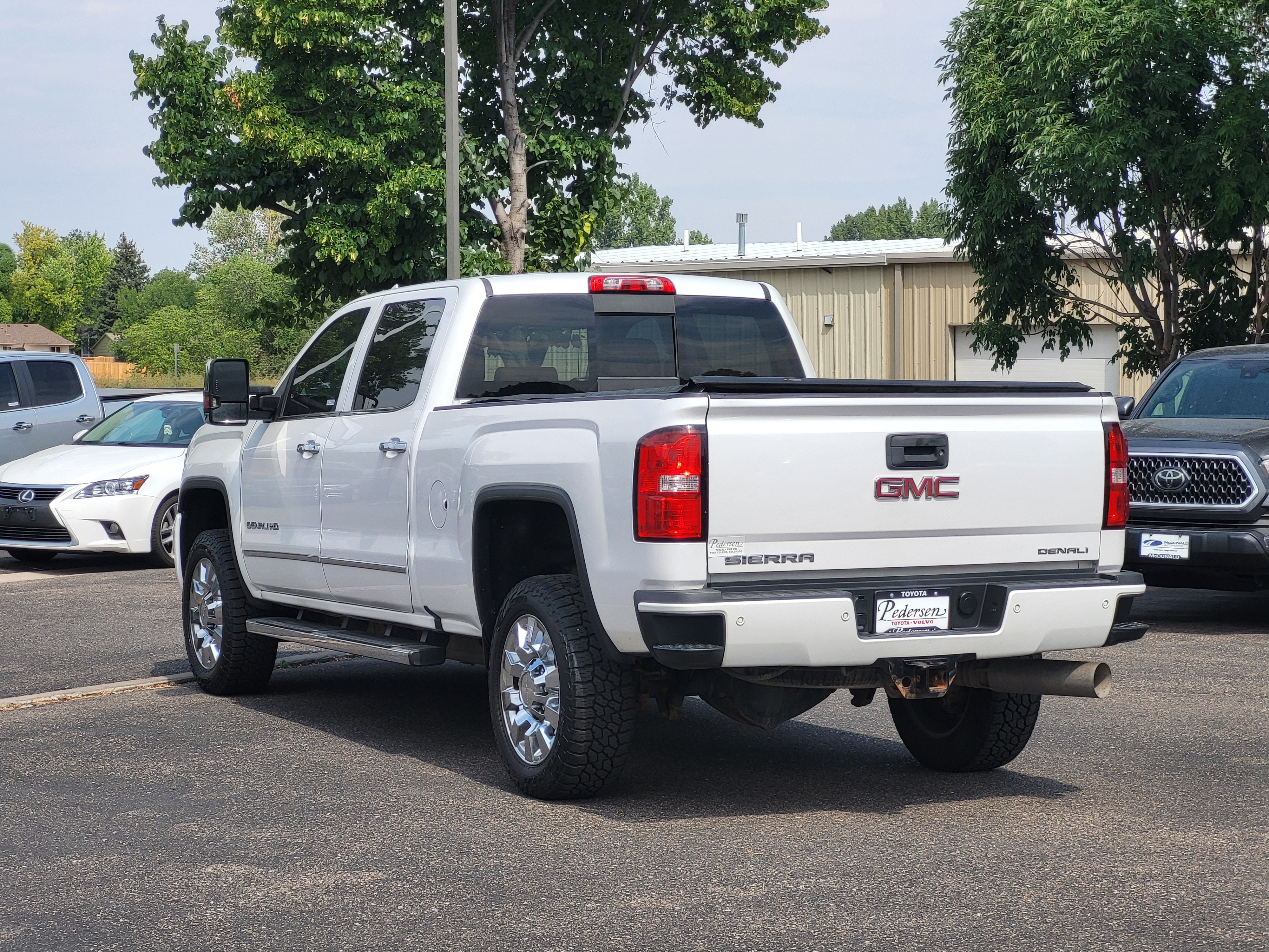 Used 2018 GMC Sierra 2500 Denali w/ Duramax Plus Package AWD/4WD image 4