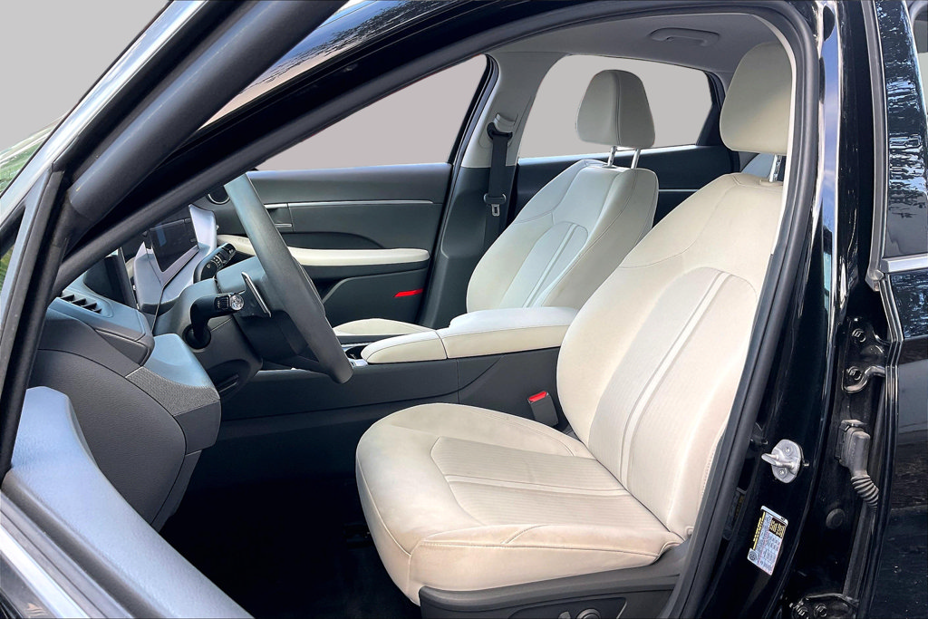Used 2025 Hyundai Sonata SEL FWD image 3