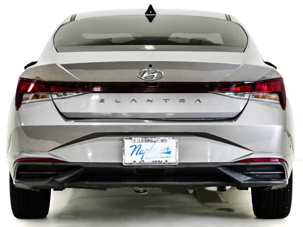 Used 2023 Hyundai Elantra SEL w/ Convenience Package FWD image 7