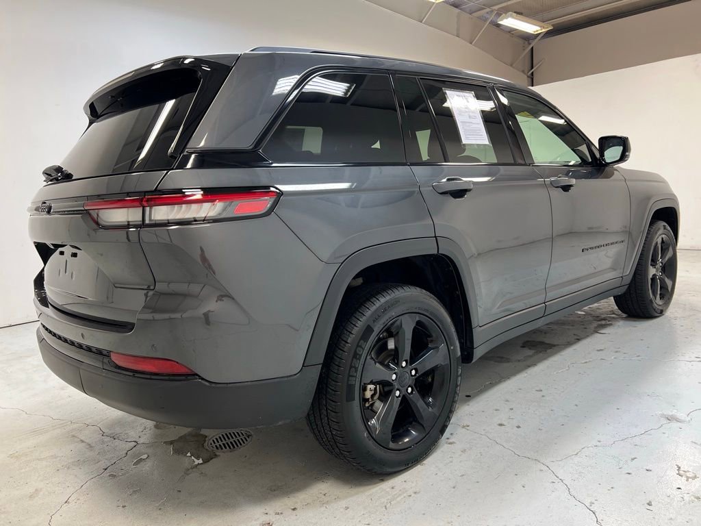 Used 2022 Jeep Grand Cherokee Altitude image 9