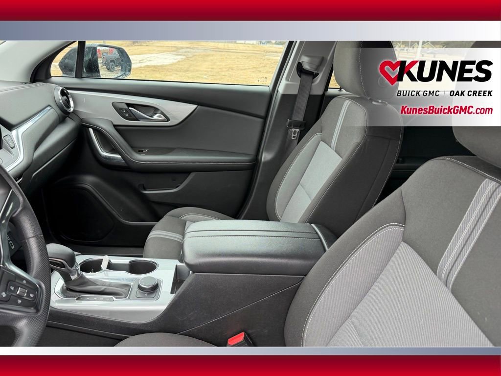 Used 2025 Chevrolet Blazer LT FWD image 6