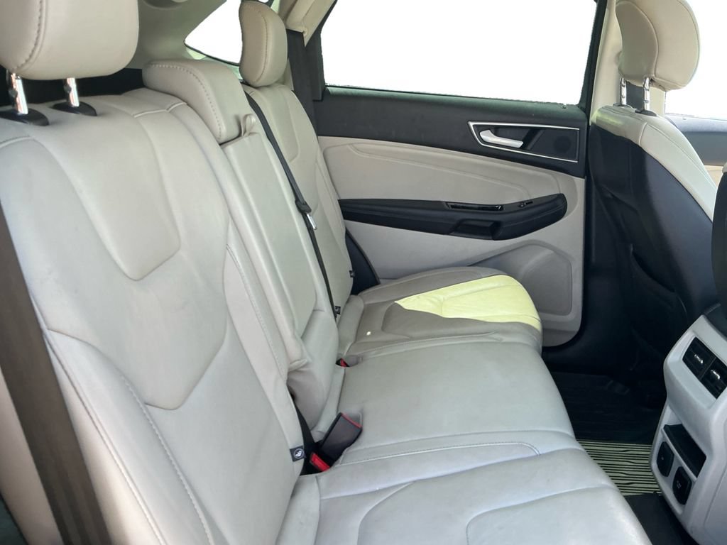 Used 2018 Ford Edge Titanium w/ Technology Package AWD/4WD image 20