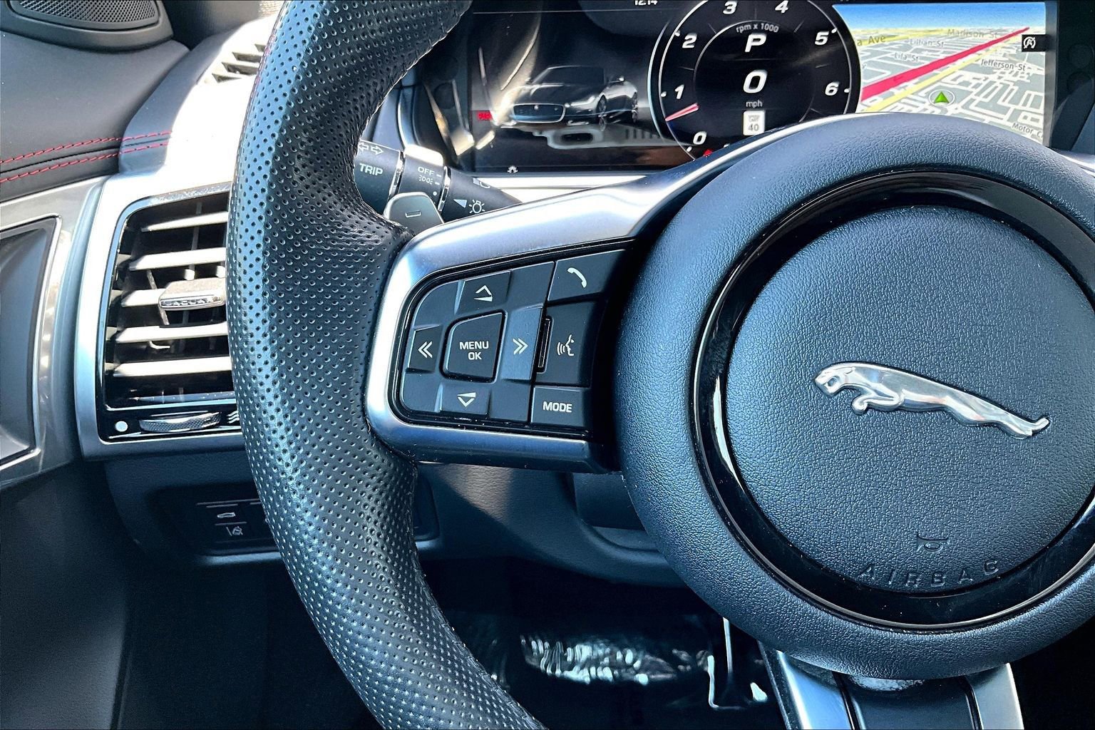 Used 2021 Jaguar F-TYPE R AWD/4WD image 18
