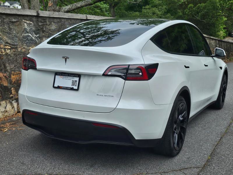 Used 2022 Tesla Model Y Long Range AWD/4WD image 10