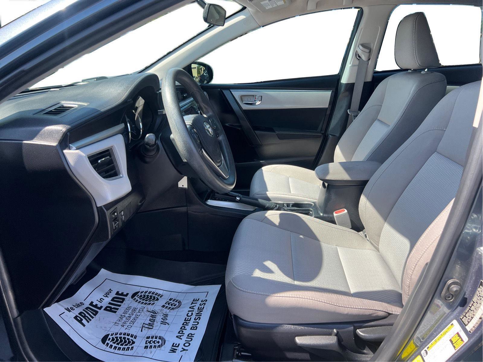 Used 2016 Toyota Corolla LE FWD image 10