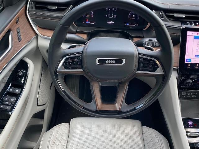 Used 2023 Jeep Grand Cherokee L Summit w/ Advanced Protech Group IV AWD/4WD image 6