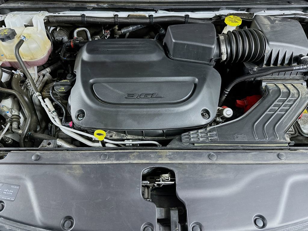 Certified 2024 Chrysler Pacifica Touring-L image 41