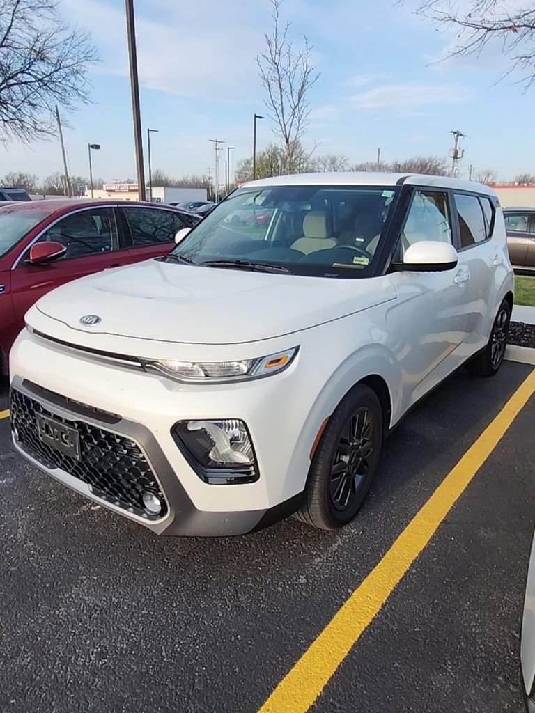 Used 2021 Kia Soul EX image 2