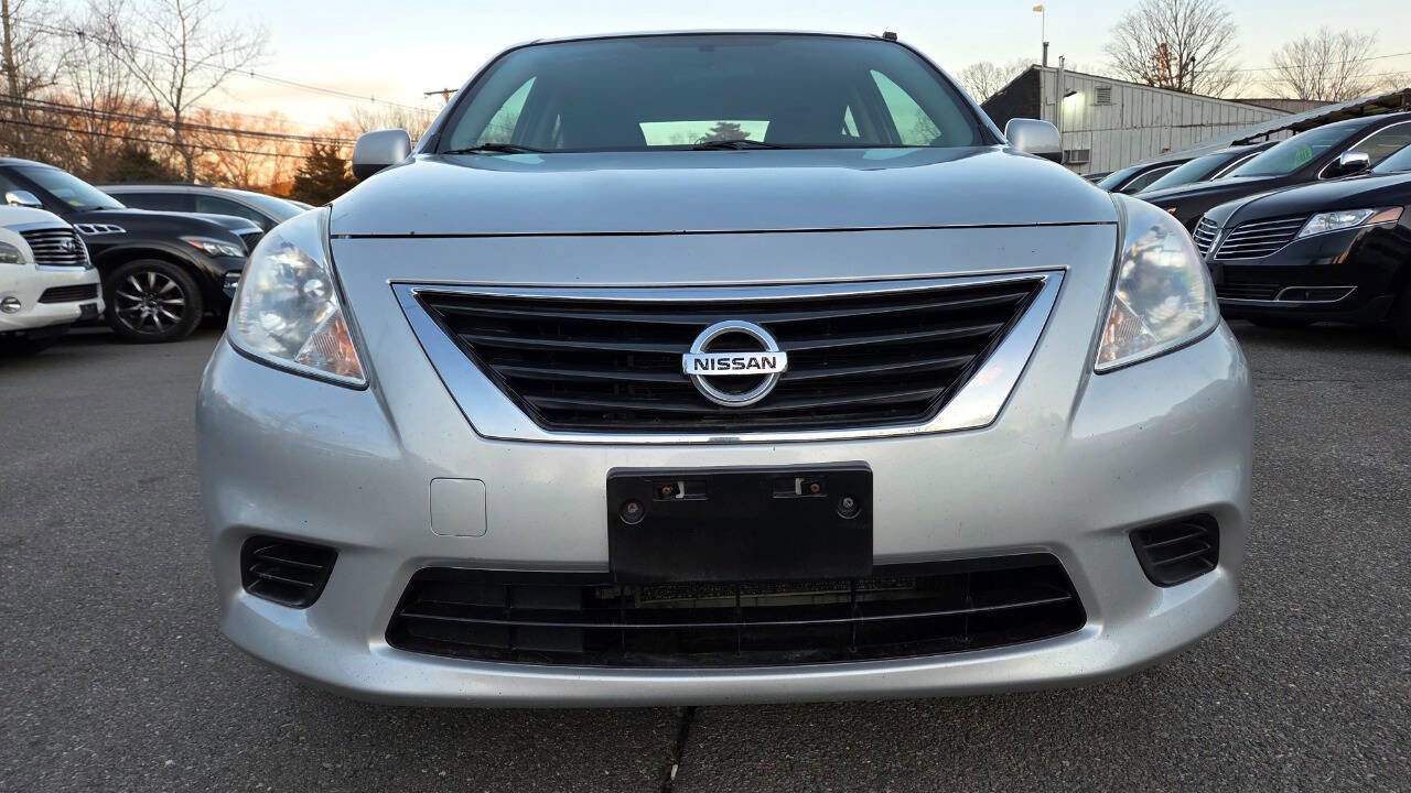 Used 2013 Nissan Versa SV image 4
