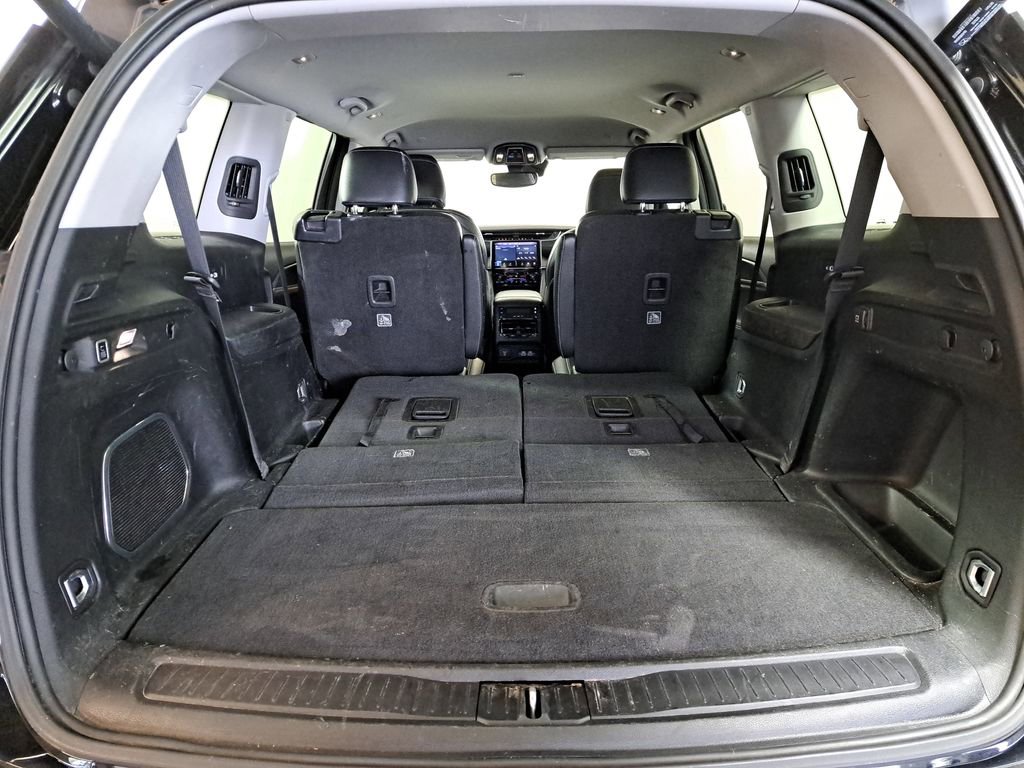 Used 2022 Jeep Grand Cherokee L Limited w/ Black Appearance Package image 25