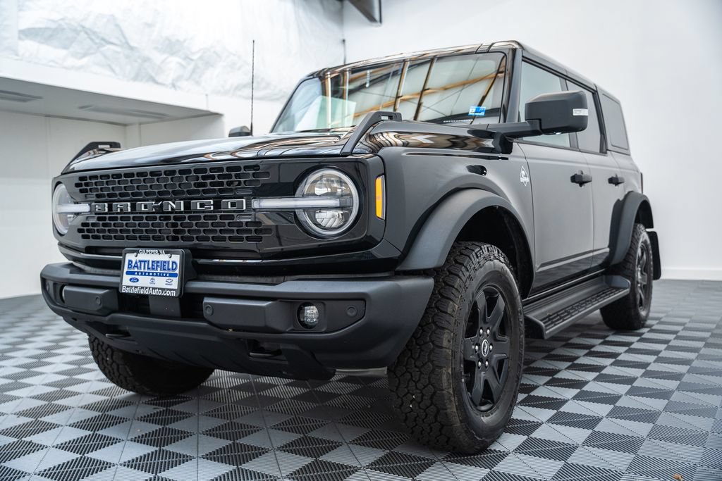 Used 2025 Ford Bronco Outer Banks AWD/4WD image 3