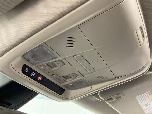 Used 2017 Cadillac XT5 Luxury w/ Driver Awareness Package image 21