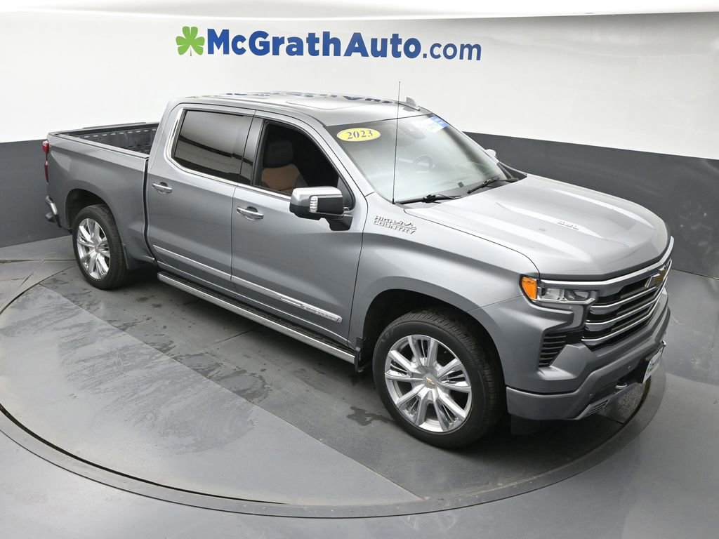 Used 2023 Chevrolet Silverado 1500 High Country w/ High Country Premium Package AWD/4WD image 3