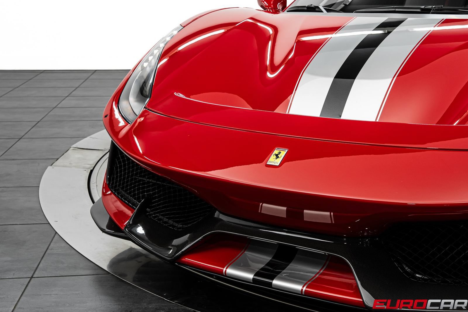Used 2019 Ferrari 488 Pista Coupe RWD image 13