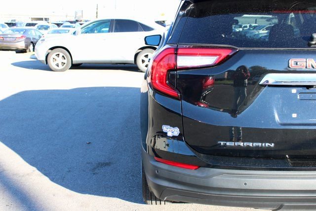 Used 2023 GMC Terrain SLE w/ Driver Convenience Package image 42