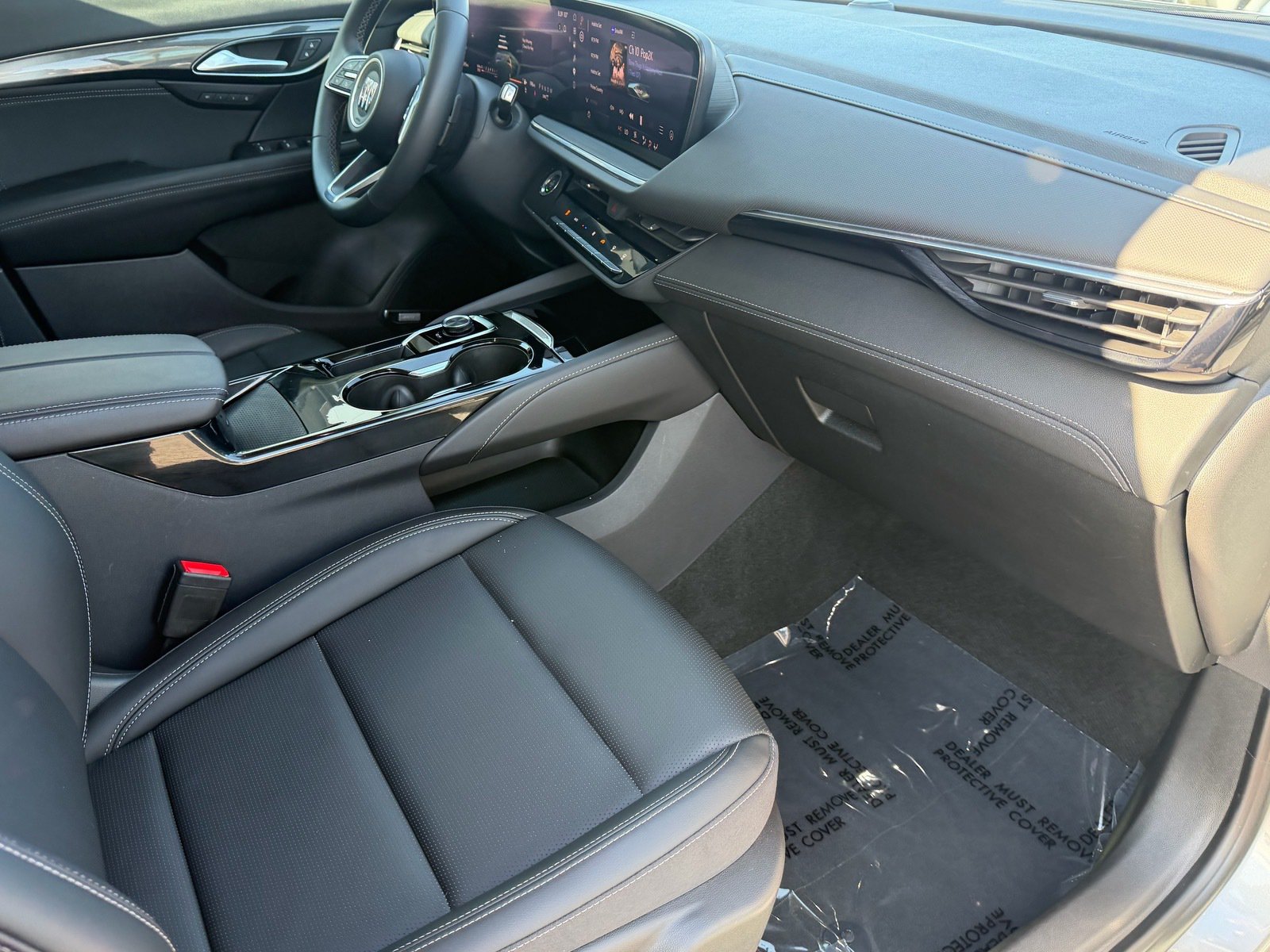 Used 2025 Buick Envision Preferred AWD/4WD image 12