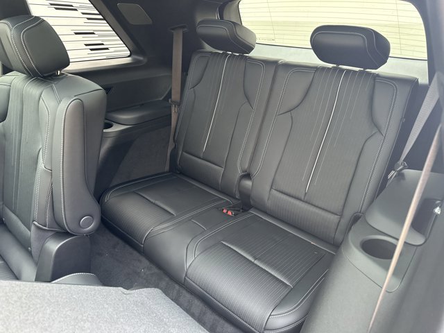 New 2026 Cadillac Vistiq Sport w/ LPO, Floor Liner Package image 29