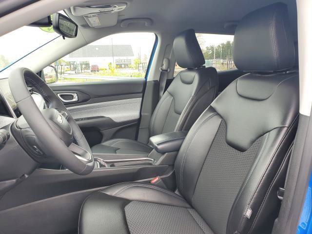 Used 2022 Jeep Compass Latitude AWD/4WD image 6