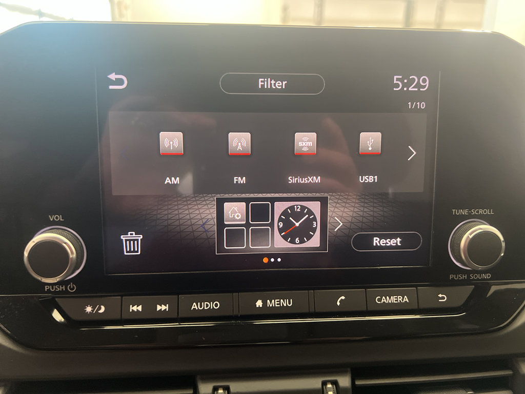 Used 2024 Nissan Pathfinder S image 18