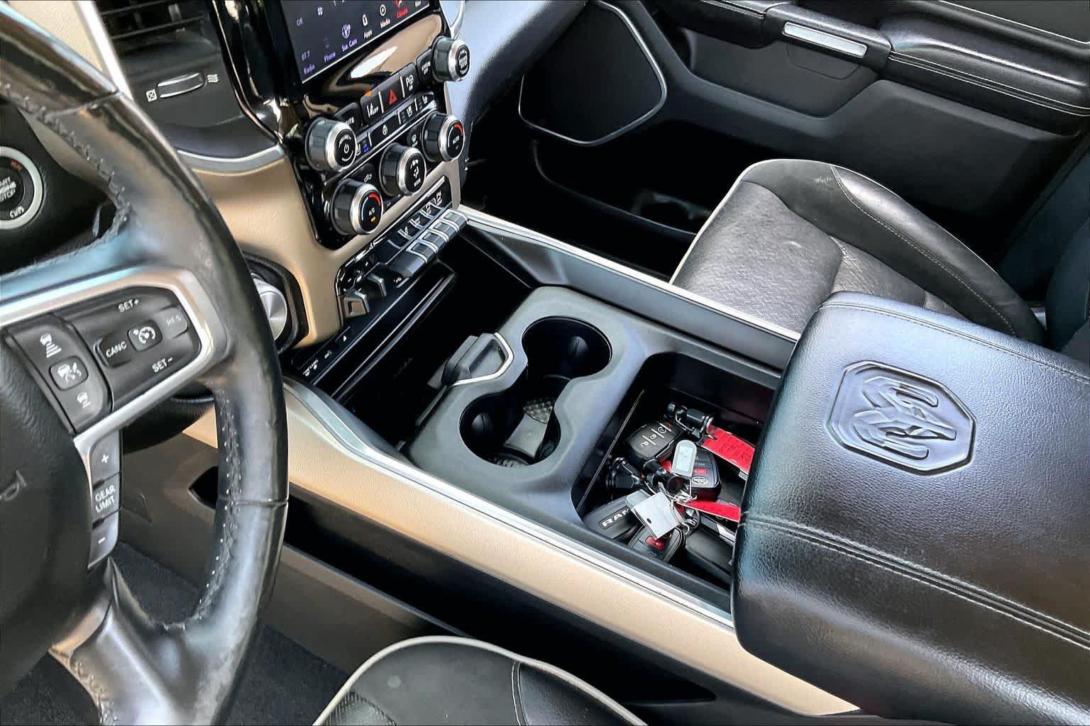 Used 2019 RAM 1500 Laramie AWD/4WD image 16
