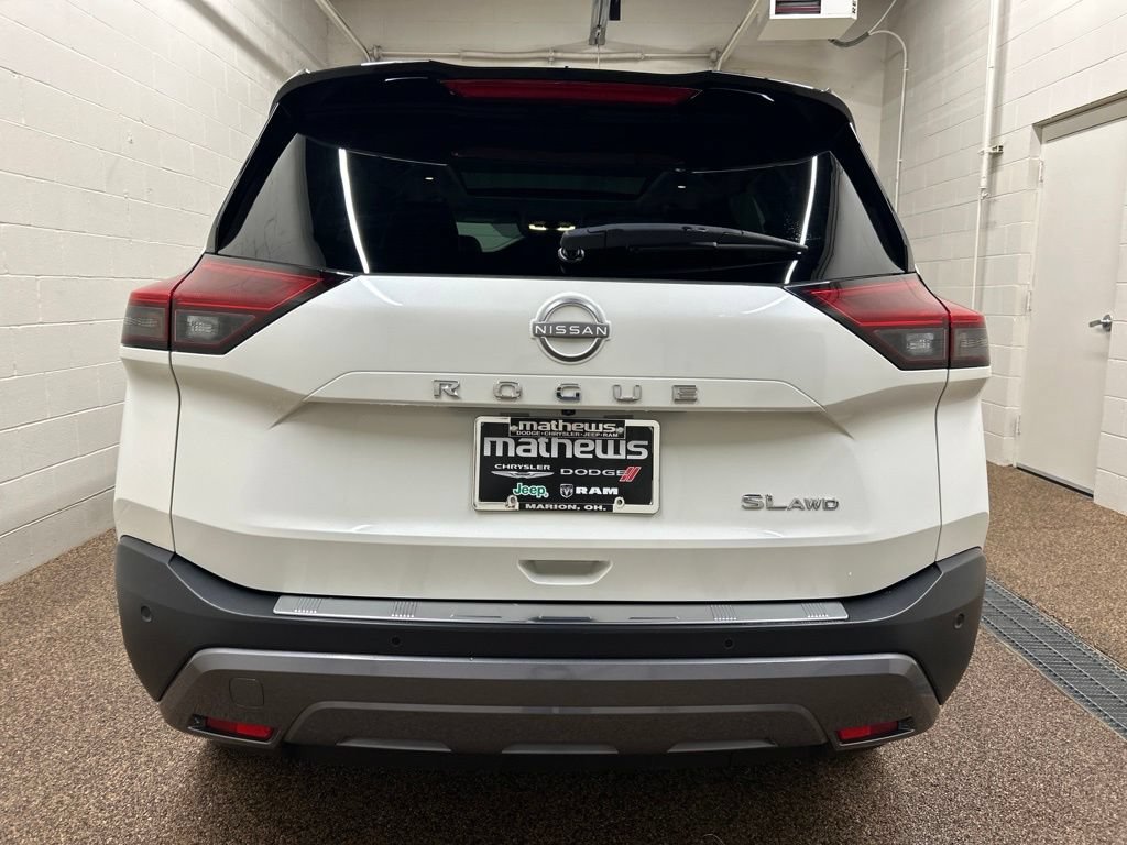 Used 2023 Nissan Rogue SL AWD/4WD image 3