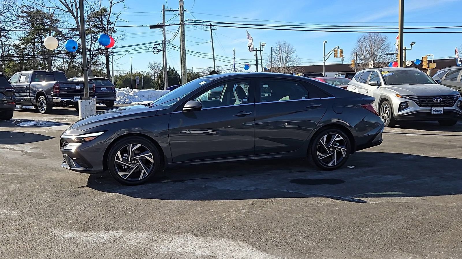 Used 2025 Hyundai Elantra SEL image 5