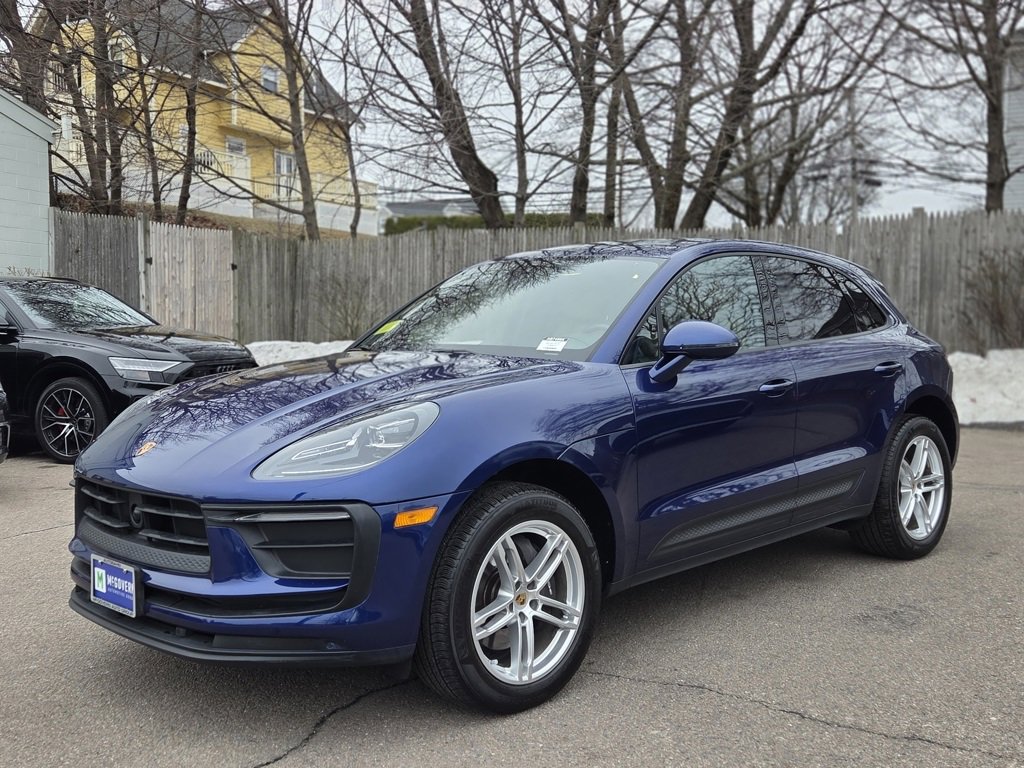 Used 2023 Porsche Macan AWD image 2