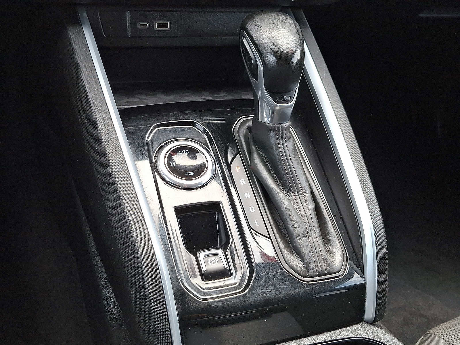 Used 2023 Chevrolet Colorado LT w/ LT Convenience Package image 11