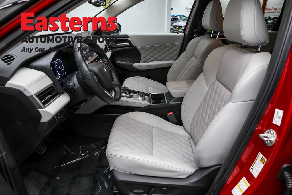 Used 2024 Mitsubishi Outlander SEL image 15