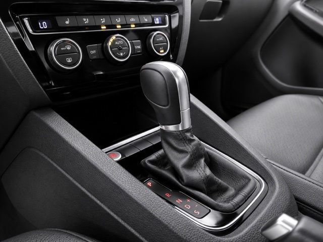 Used 2017 Volkswagen Jetta SEL FWD image 11