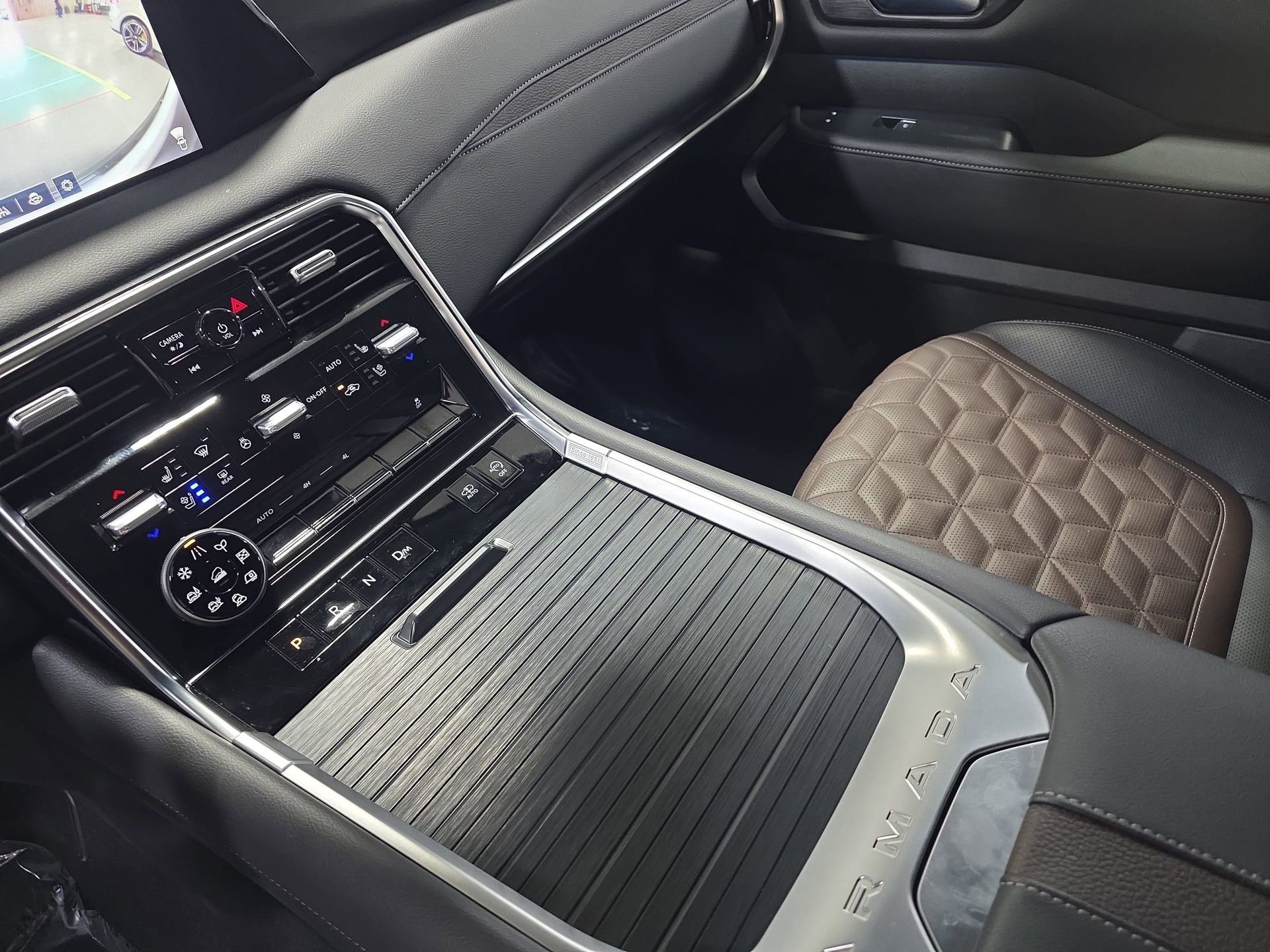 Used 2025 Nissan Armada Platinum Reserve image 25