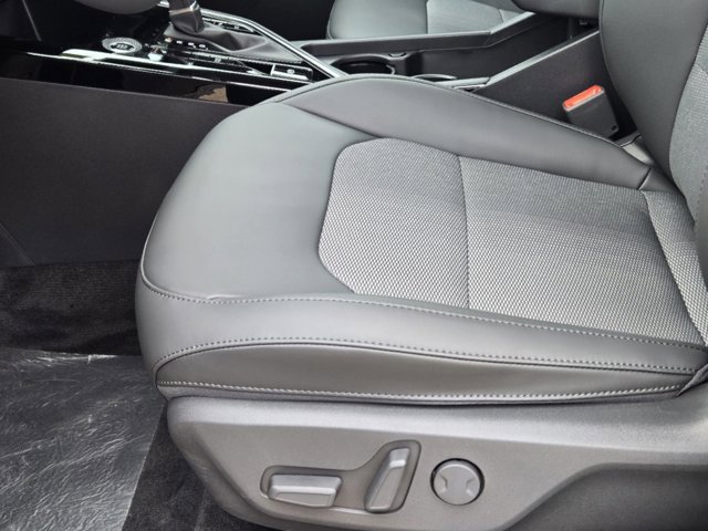 New 2025 Kia Niro EX image 17