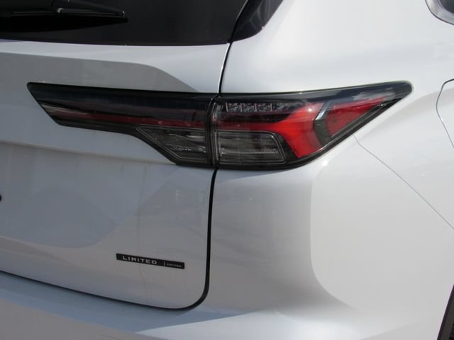 New 2026 Mitsubishi Outlander LE FWD image 12