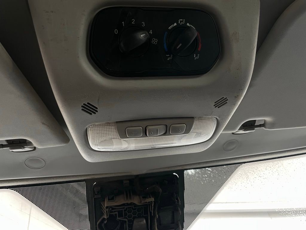 Used 2018 Ford Transit 350 XL image 33