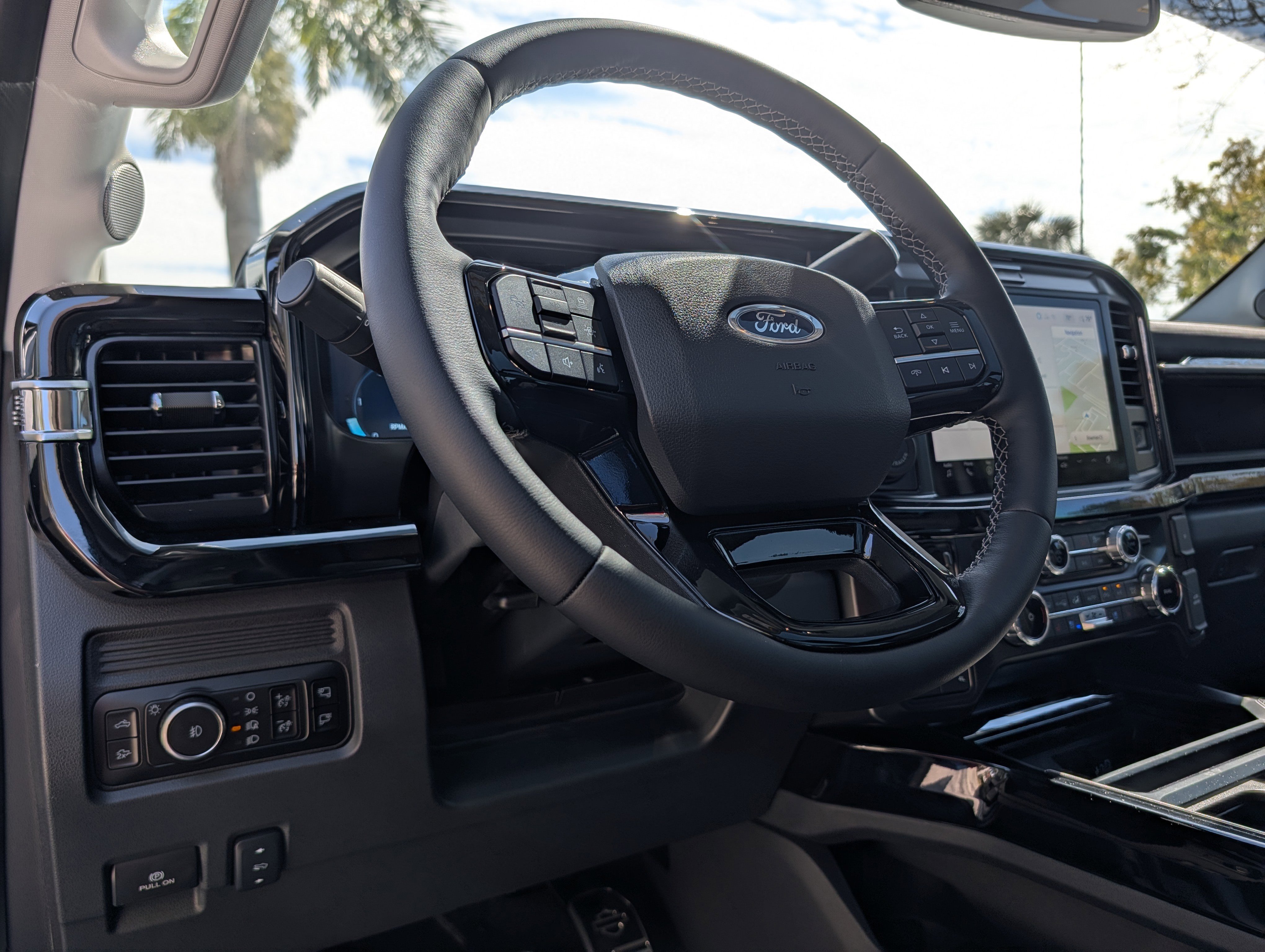 Used 2026 Ford F250 Lariat w/ Black Appearance Package image 35