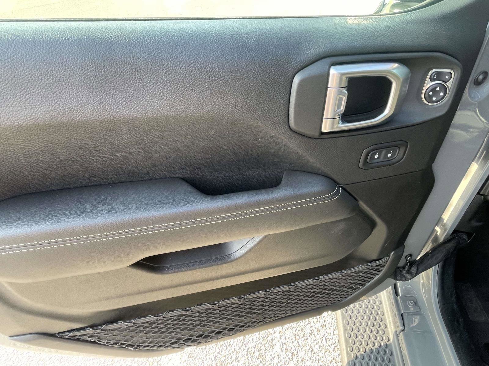 Used 2021 Jeep Wrangler Unlimited Sahara w/ Safety Group image 15