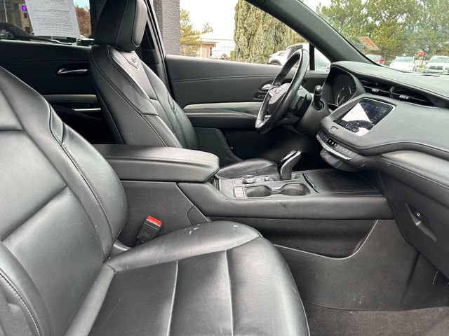Used 2022 Cadillac XT4 Premium Luxury w/ Safety Alert Package AWD/4WD image 32