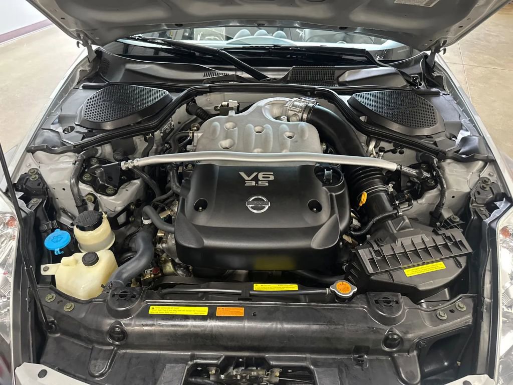 Used 2004 Nissan 350Z Enthusiast w/ Side Airbags Pkg image 7