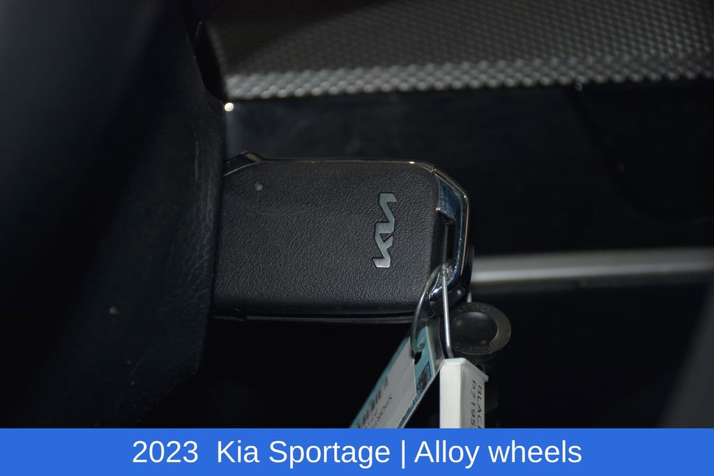 Used 2023 Kia Sportage LX image 15