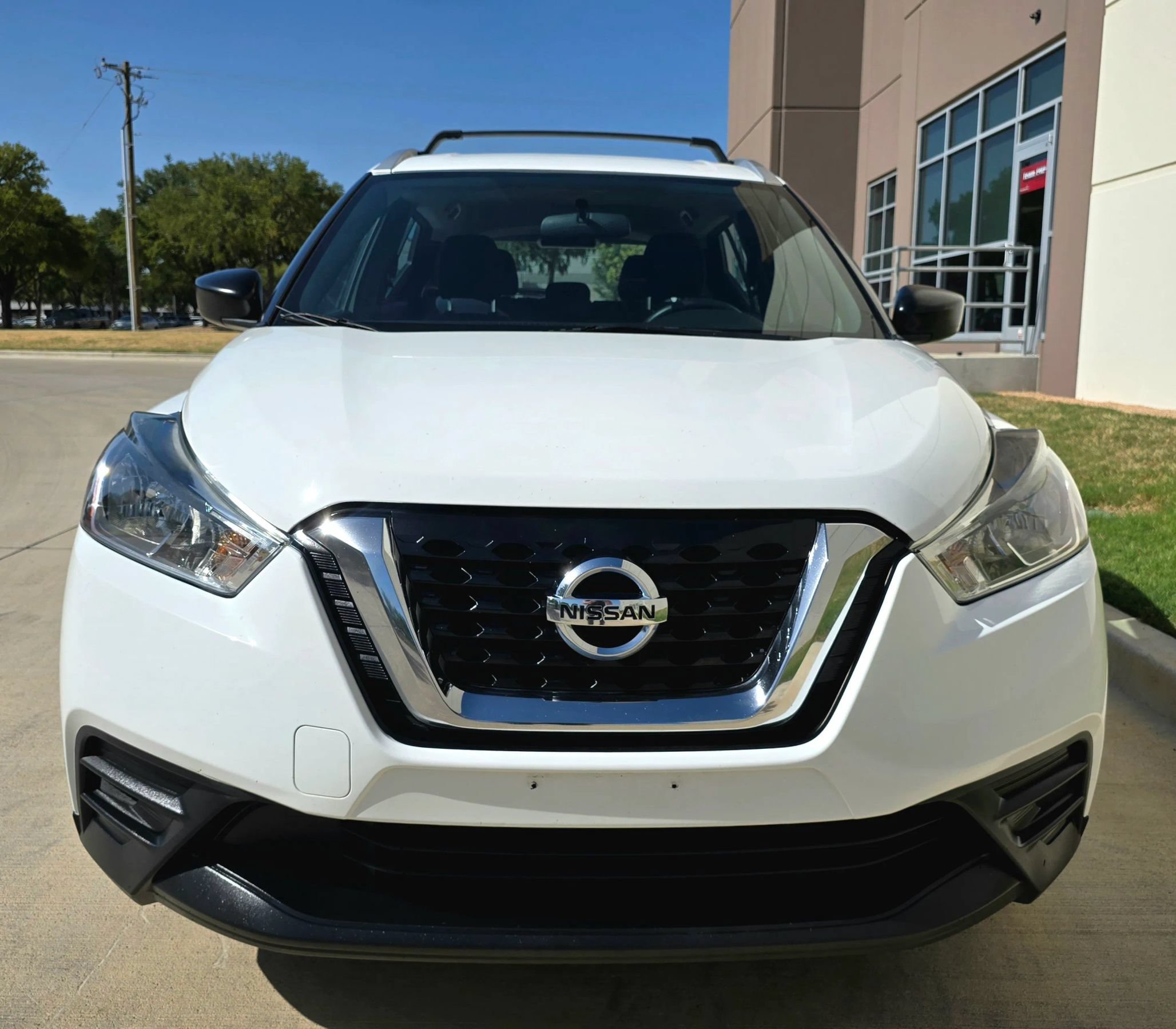 Used 2018 Nissan Kicks S w/ Exterior Package FWD image 2