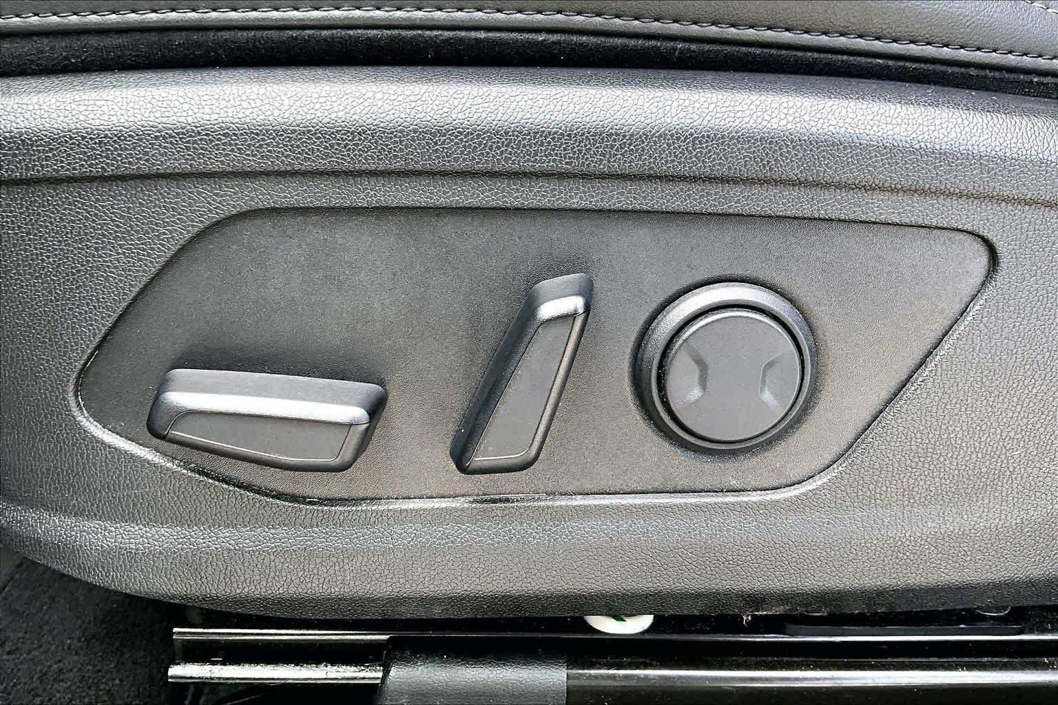 Certified 2024 Kia Sorento S FWD image 30