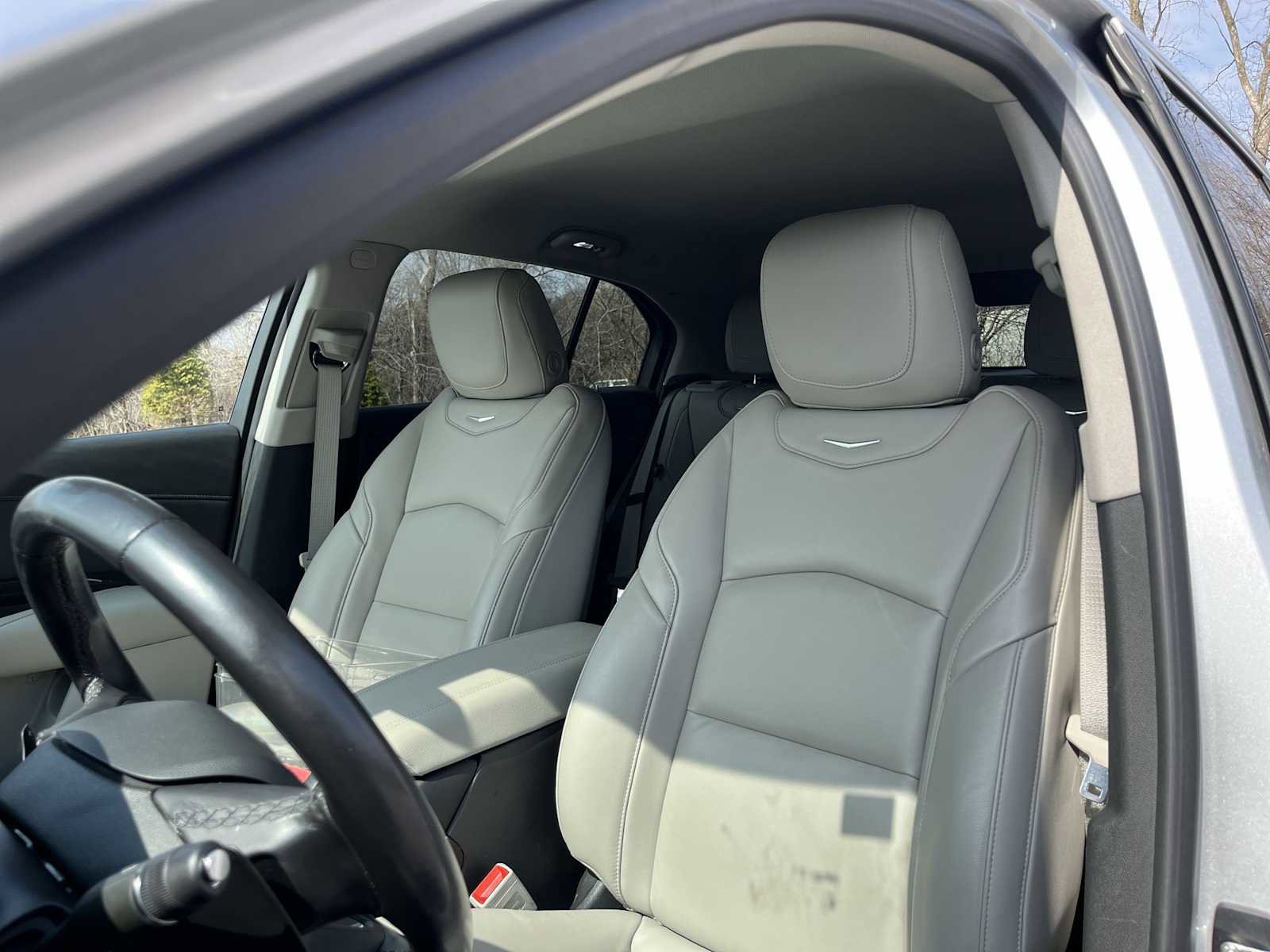 Used 2020 Cadillac XT4 Premium Luxury w/ Cold Weather Package image 29