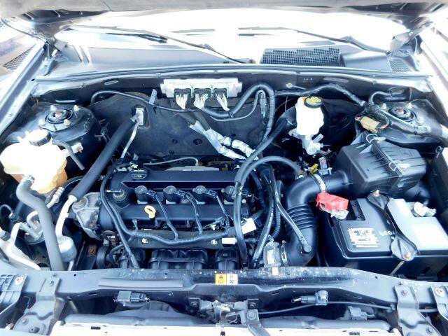 Used 2010 Ford Escape XLT image 17