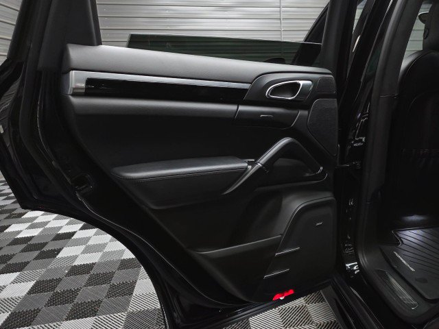 Used 2014 Porsche Cayenne GTS AWD/4WD image 37