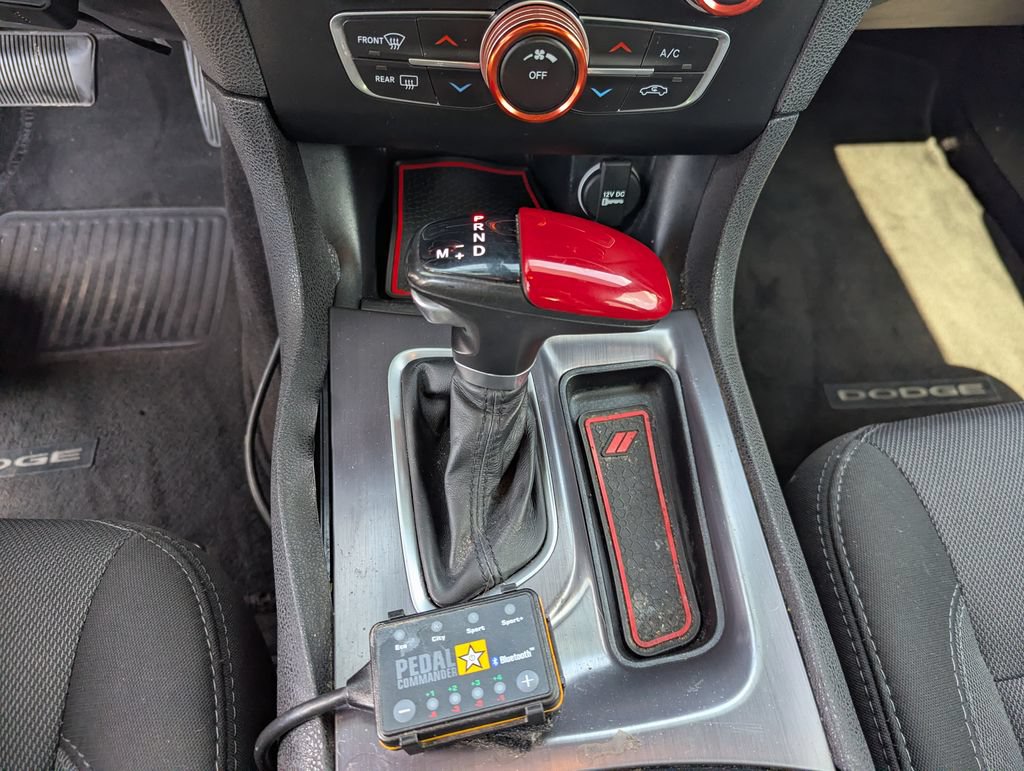 Used 2017 Dodge Charger SE RWD image 12