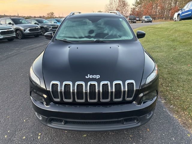 Used 2016 Jeep Cherokee Latitude image 2