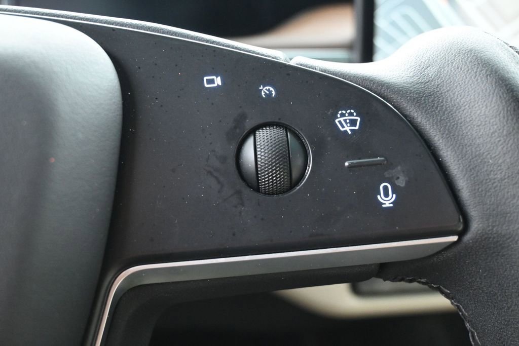 Used 2022 Tesla Model X image 17